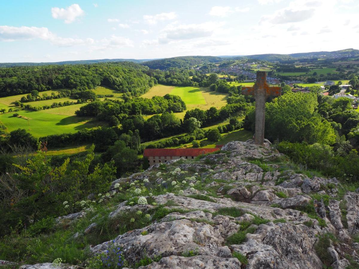La Roche Trouee - Maison Avec Vue A Nismes Exterior photo